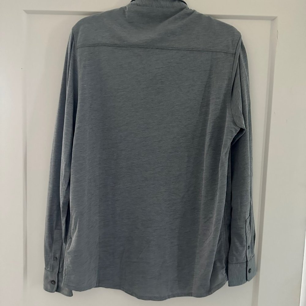 Travis Matthew Long Sleeved Button Up Gray Large - image 2